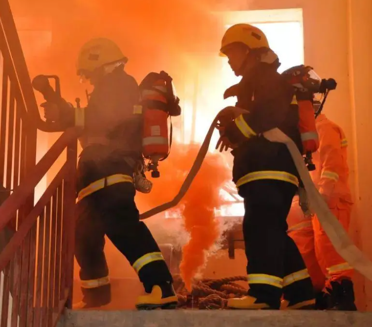 北京消防新兵最先集训